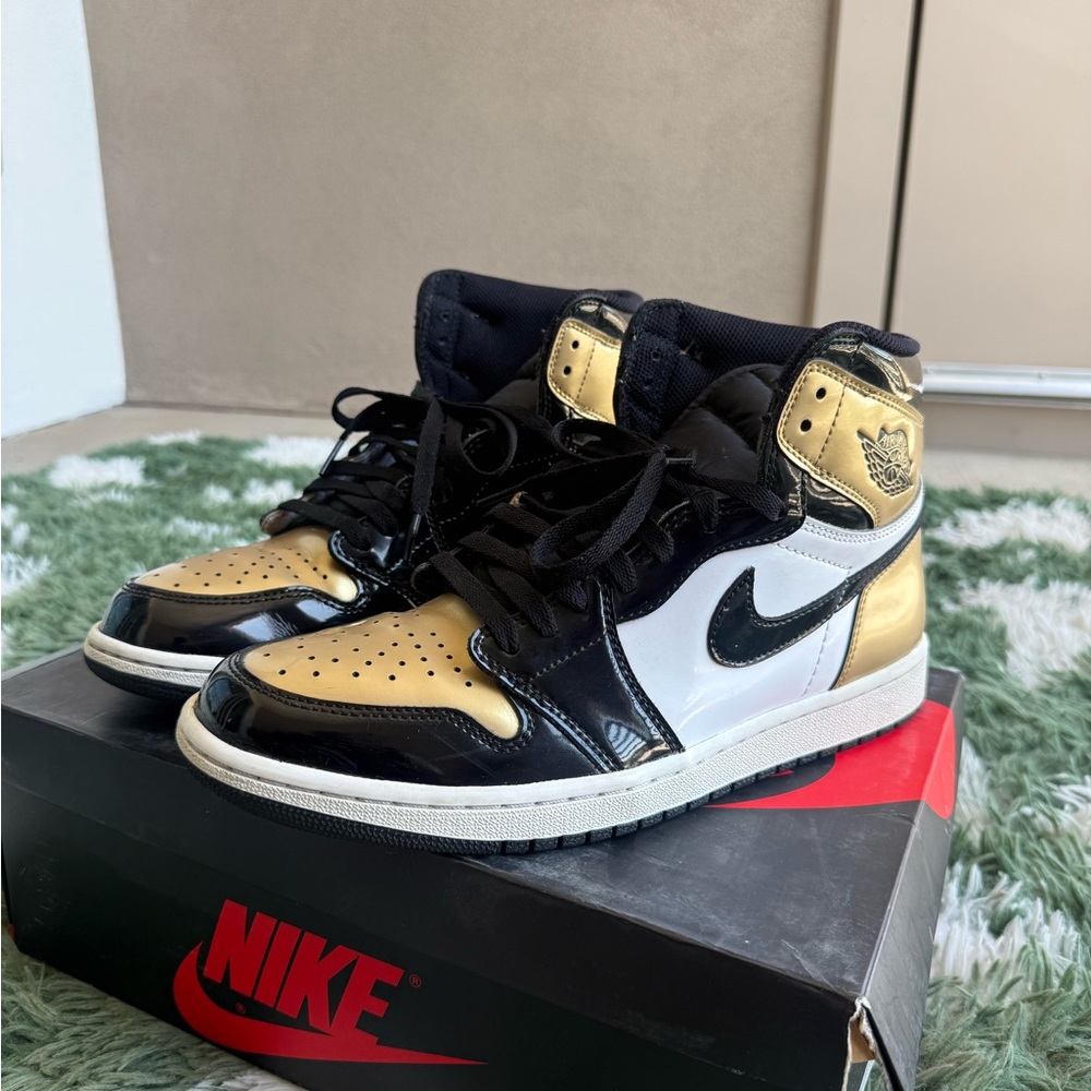 Nike Air Jordan 1 High Top Black Gold White